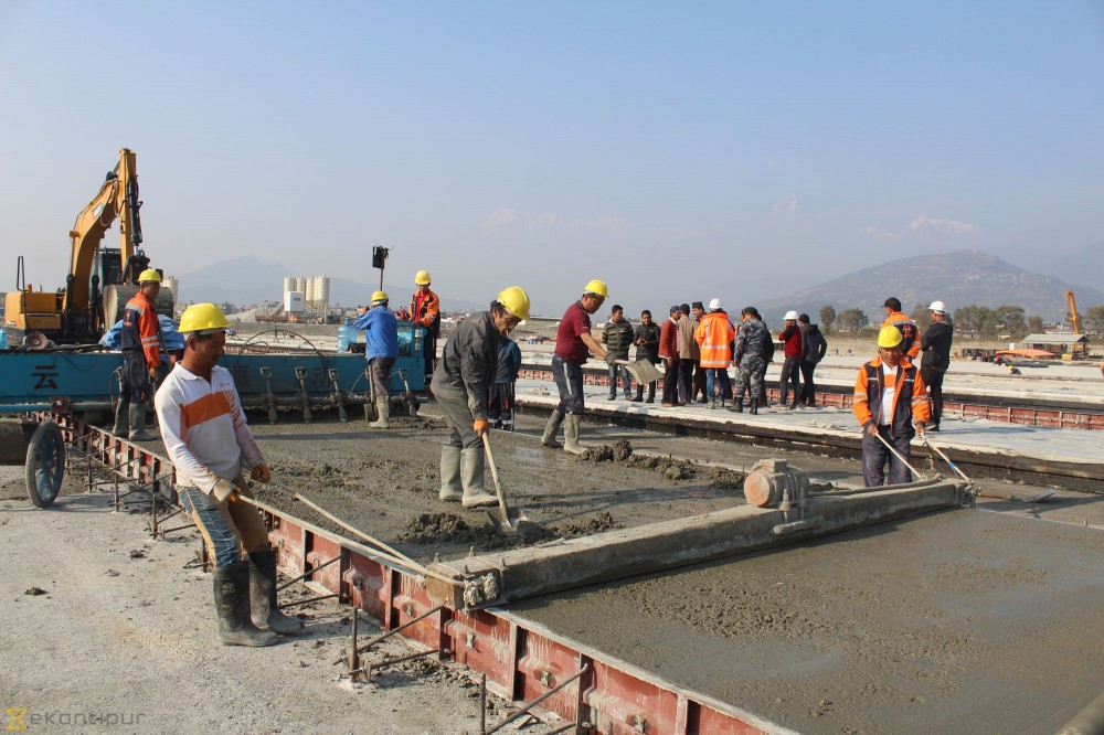 पोखरा विमानस्थलको रन वे एक महिना भित्र सकिने : एप्रोन सहित ५ वटा भवन निमार्ण सम्पन्न :