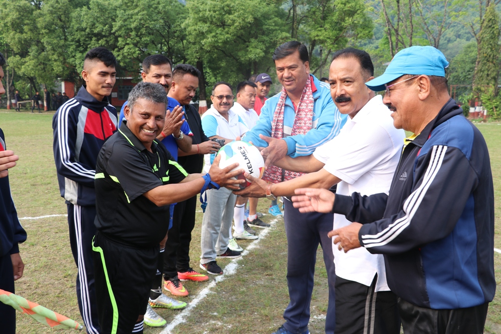 शुभकामना आदान प्रदान तथा मैत्रीपूर्ण फुटवल खेल सम्पन्न :