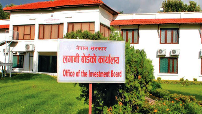 राष्ट्रिय ध्वजा बाहकलाई माथी उठाउनुको विकल्प छैन्