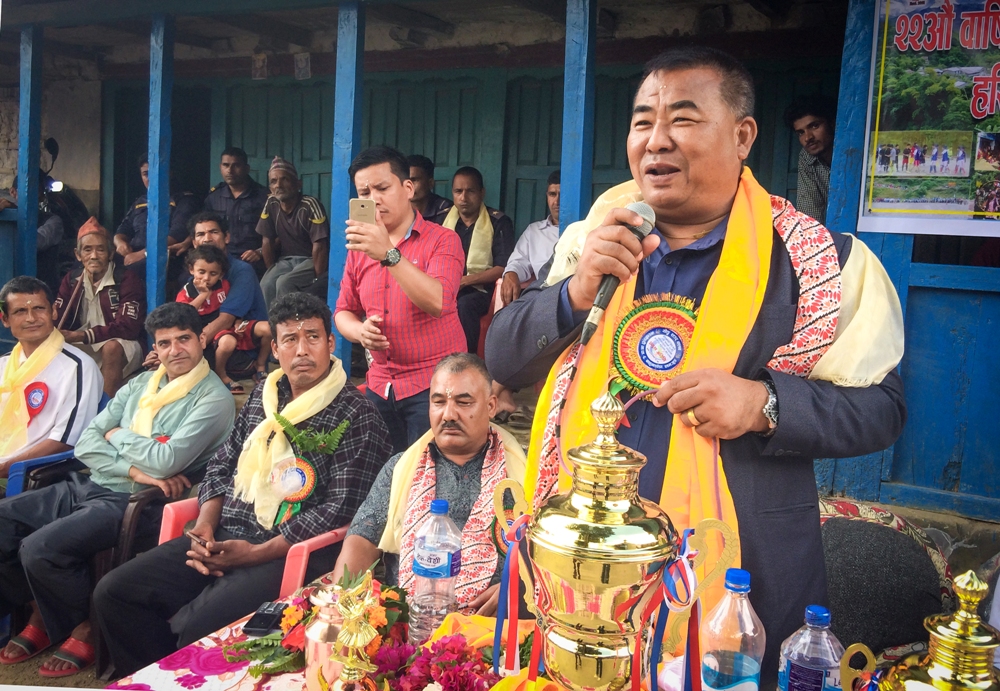 बाहुनडाँडा पुगेर राखेप सदस्य गुरुङले भने– ‘मैदान निर्माण गर्न पहल गर्छु’