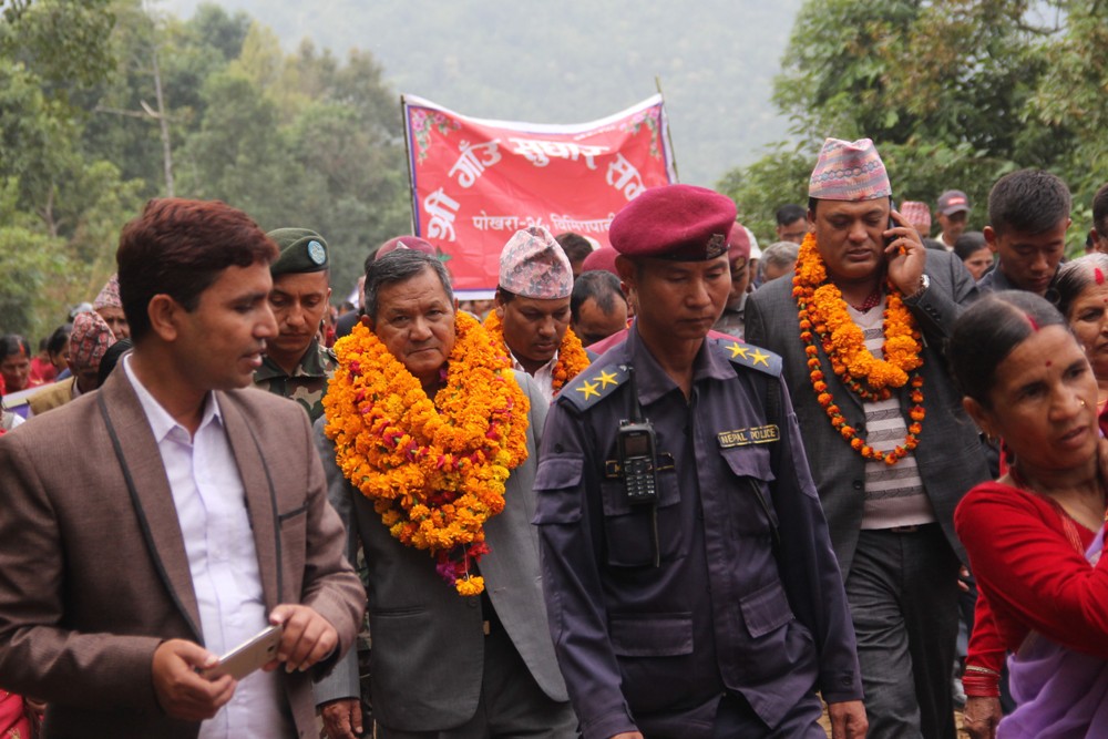 तपाई इलम गर्नुोस, पुर्वाधार हामी बनाइदिन्छौ ‐ मुख्यमन्त्री गुरुङ
