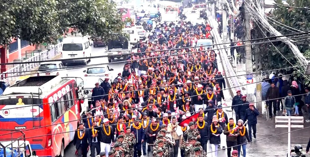 सागमा पदक विजेता खेलाडीलाई नगरपरिक्रमा