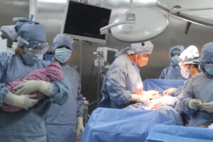 कोभिडको महामारी ः दुःखको बेला साहारा बन्दै चरक मेमोरियल हस्पिटल (भिडियो)