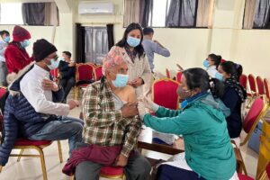 गण्डकीमा कोरोना विरुद्धको खोप कार्यक्रम : १८ वर्ष माथिका ९०.०५ प्रतिशत तथा १२-१७ वर्षका ३५.१ प्रतिशतलाई खोपको र्पुण मात्रा