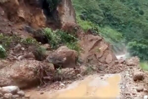 पहिरोले बेनी–मालढुंगा सडकखण्ड अवरुद्ध