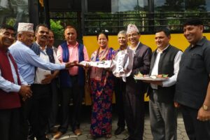 पोखरा महानगरपालिकाकाद्धारा चार सामुदायिक विद्यालयलाई स्कुल बस हस्तान्तरण