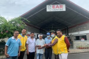 उपचार खर्च तिर्न नसकेका राजेशलाई पेन्गुईनको सहयोग