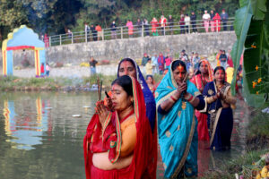 सूर्यलाई अर्घ्य दिएसँगै यस वर्षको छठ समापन