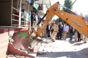 भूमिगत पार्किङमा महानगरले चलायो डोजर, व्यवसायीलाई मेयरको प्रश्न, अझै कति घण्टा पर्खनु पर्ने ?