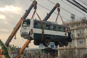 डाँडाको नाक प्रहरी चौकी नजिकै बस दुर्घटना, ५३ जना घाइते (नामावली सहित)