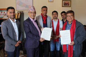 वडा नं.१२ मा प्लास्टिक व्यवस्थित वडा परियोजना कार्यान्वयनका लागि सम्झौता